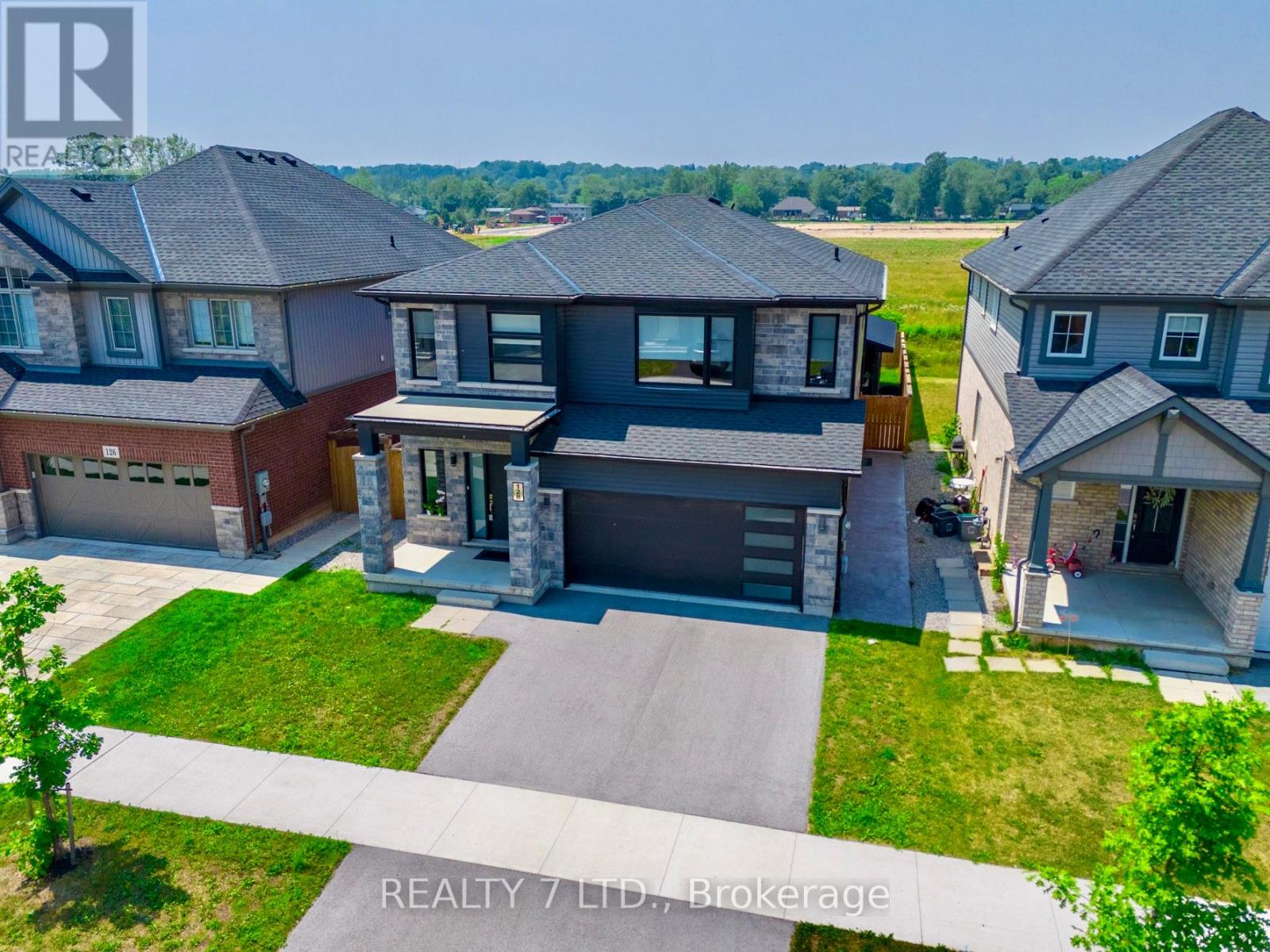 128 Susan Drive, Pelham, Ontario  L0S 1E6 - Photo 1 - X12902304