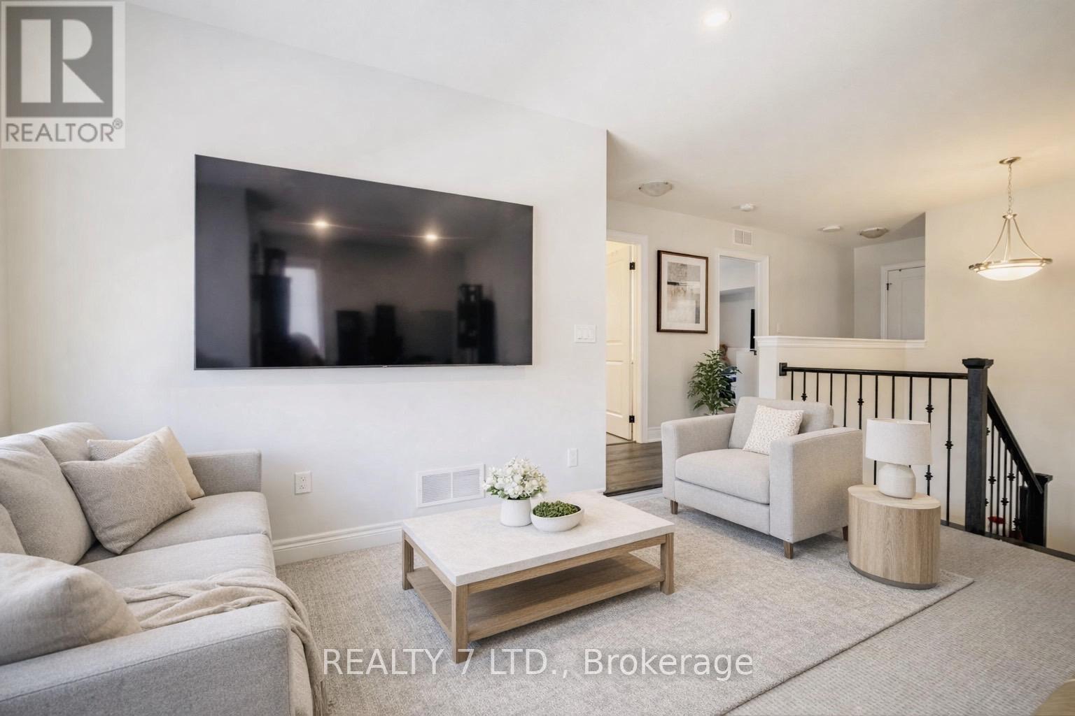 128 Susan Drive, Pelham, Ontario  L0S 1E6 - Photo 14 - X12902304