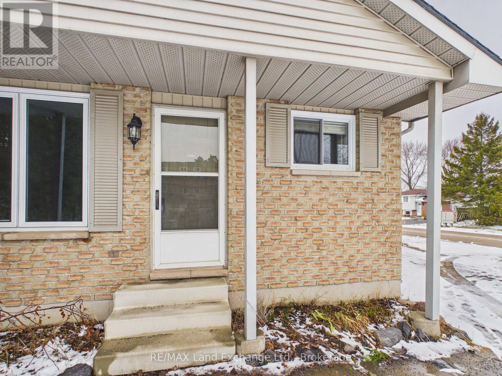 655 Hunter Street, Kincardine, Ontario  N2Z 1S2 - Photo 3 - X12902306