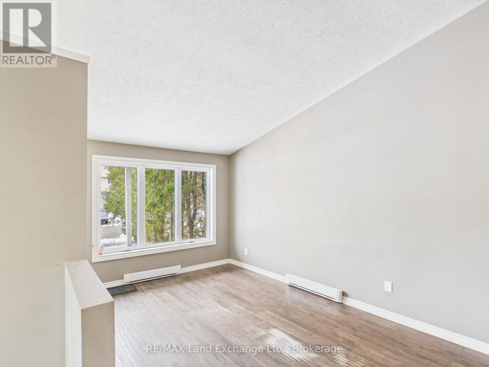 655 Hunter Street, Kincardine, Ontario  N2Z 1S2 - Photo 4 - X12902306