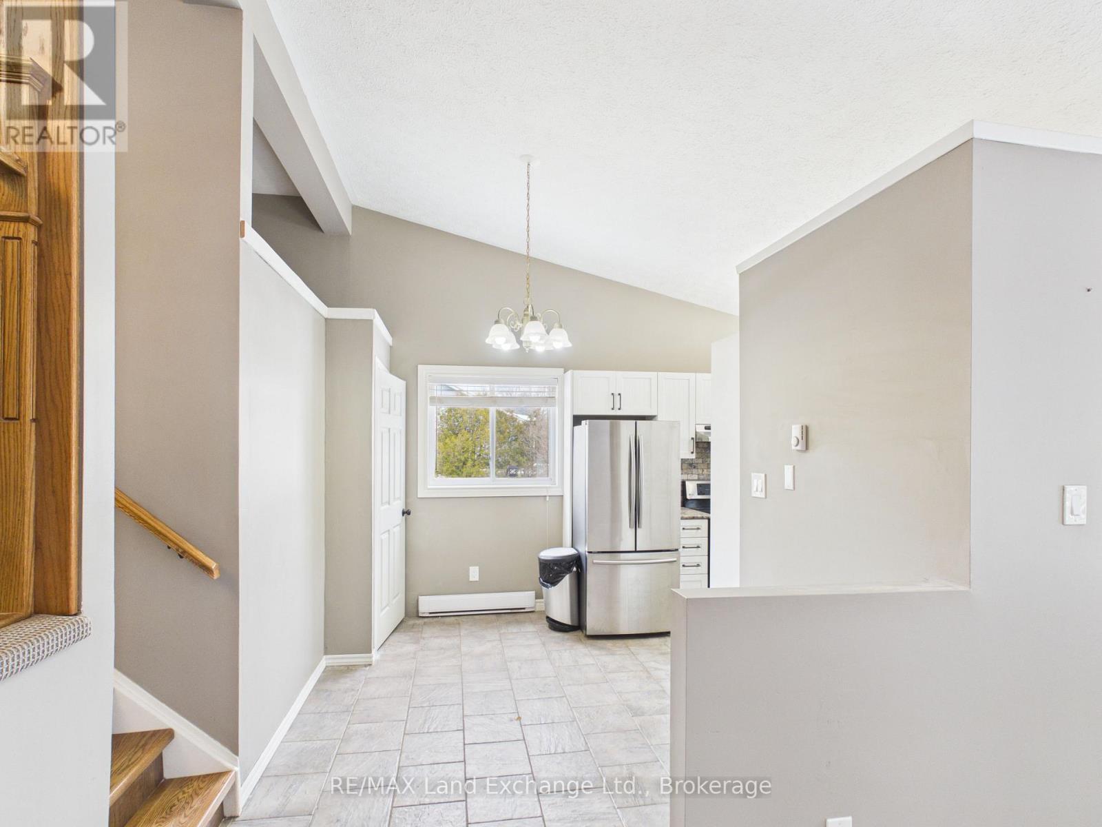 655 Hunter Street, Kincardine, Ontario  N2Z 1S2 - Photo 5 - X12902306