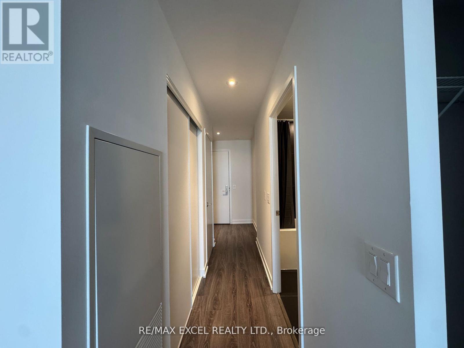 1817 - 20 Edward Street, Toronto (Bay Street Corridor), Ontario  M5G 0C5 - Photo 7 - C12902278