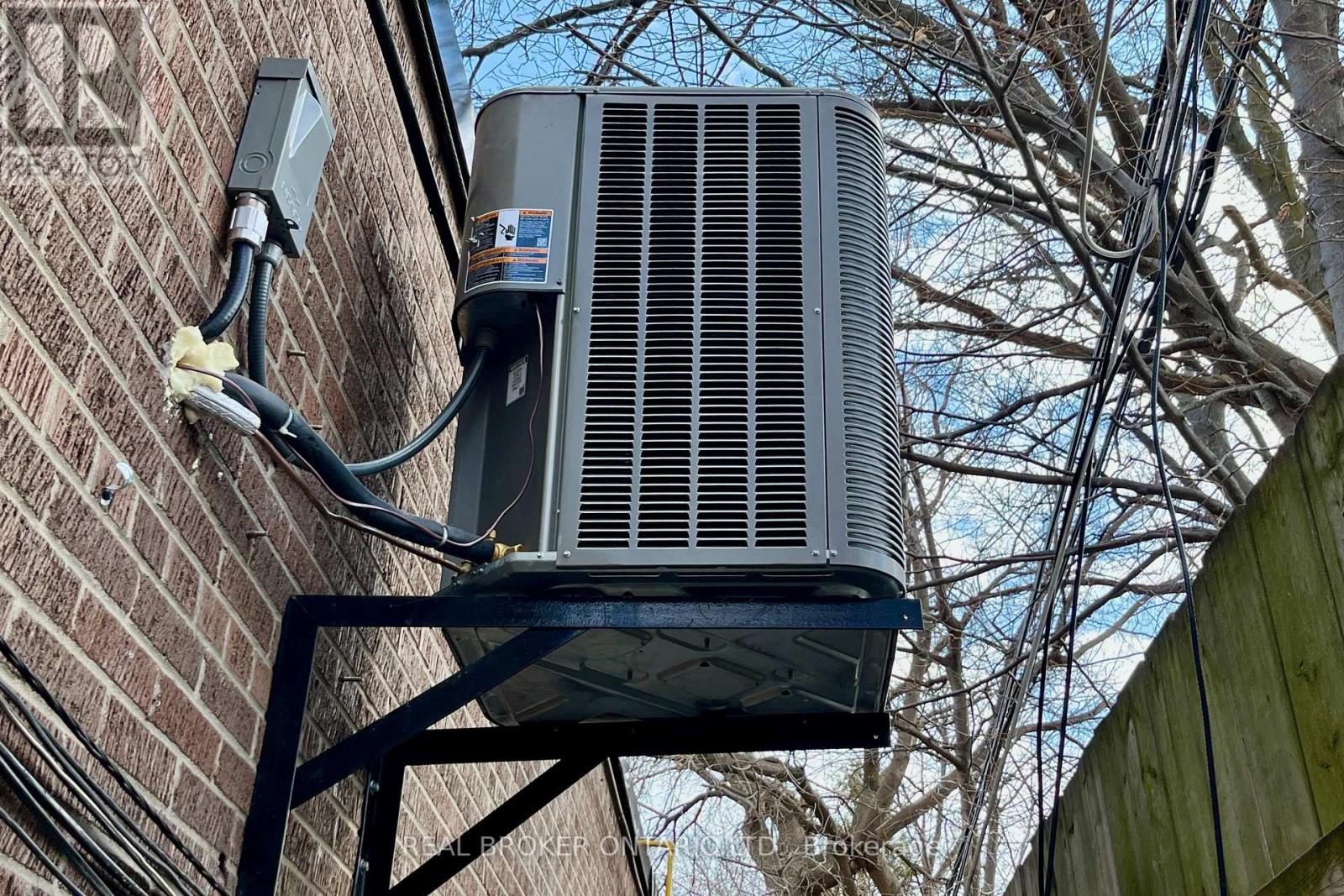 1190 Kennedy Road, Toronto (Dorset Park), Ontario  M1P 2L1 - Photo 9 - E12902232