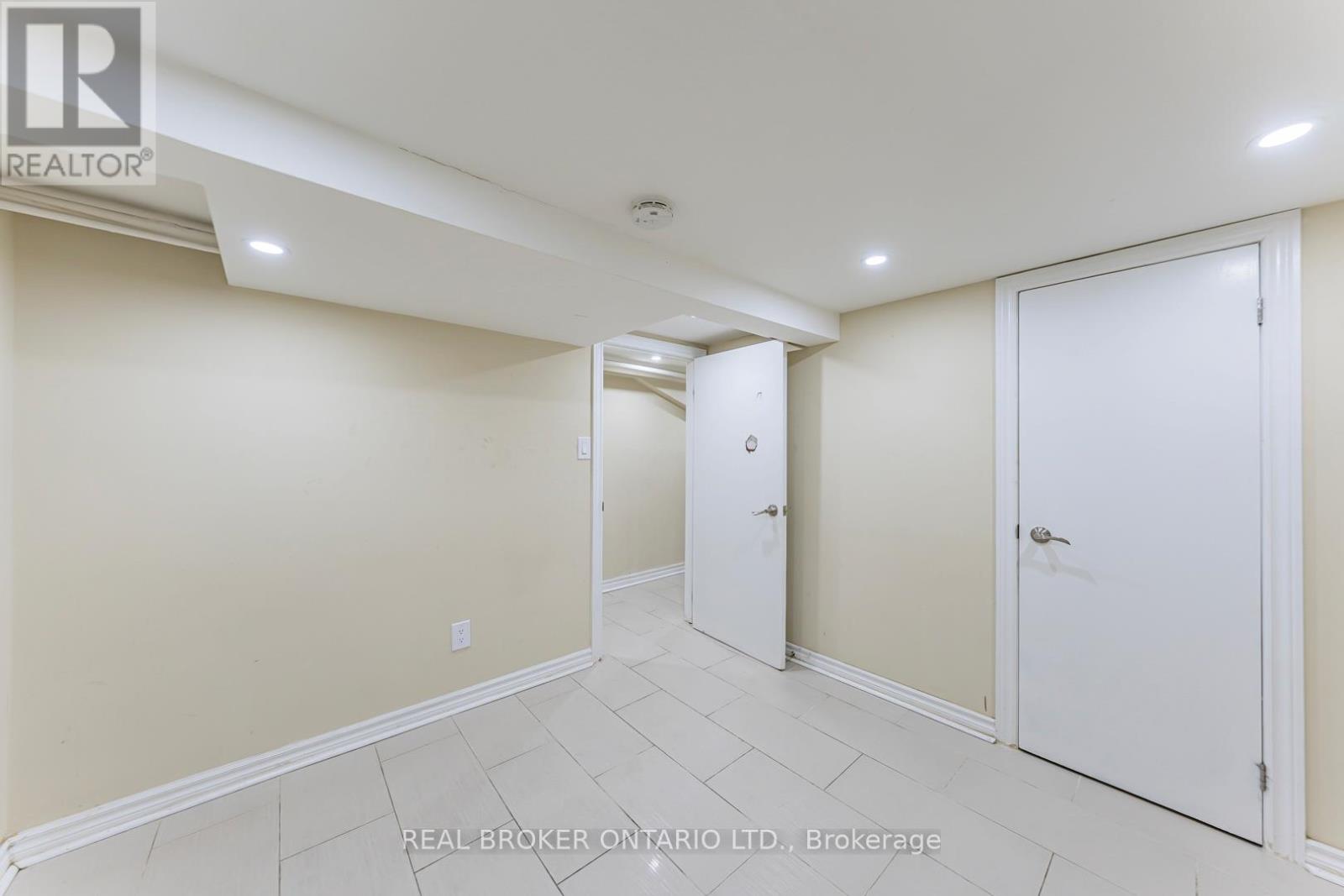 3212 Danforth Avenue, Toronto, Ontario  M1L 1C1 - Photo 12 - E12902240