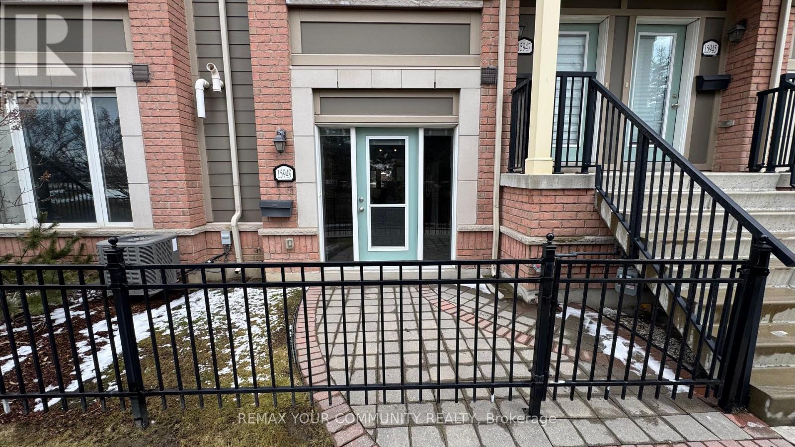 15949 Bayview Avenue, Aurora, Ontario  L4G 0S3 - Photo 2 - N12902254