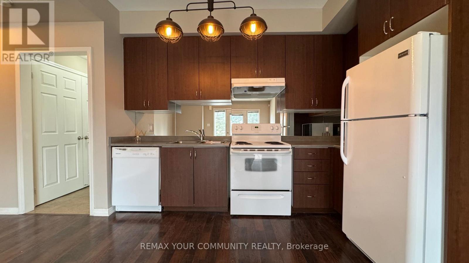 15949 Bayview Avenue, Aurora, Ontario  L4G 0S3 - Photo 6 - N12902254