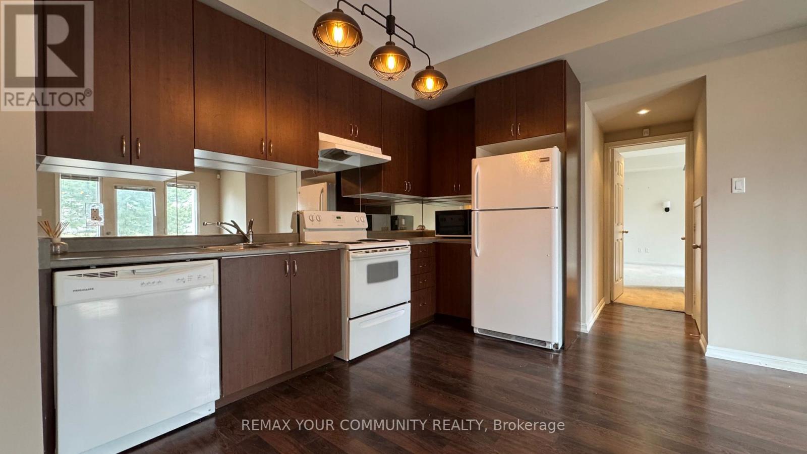 15949 Bayview Avenue, Aurora, Ontario  L4G 0S3 - Photo 7 - N12902254