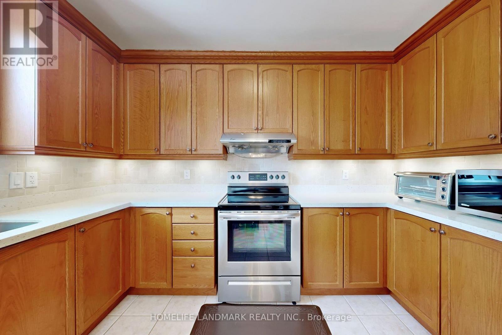 8 Grovewood Street, Richmond Hill, Ontario  L4E 4X1 - Photo 16 - N12902302