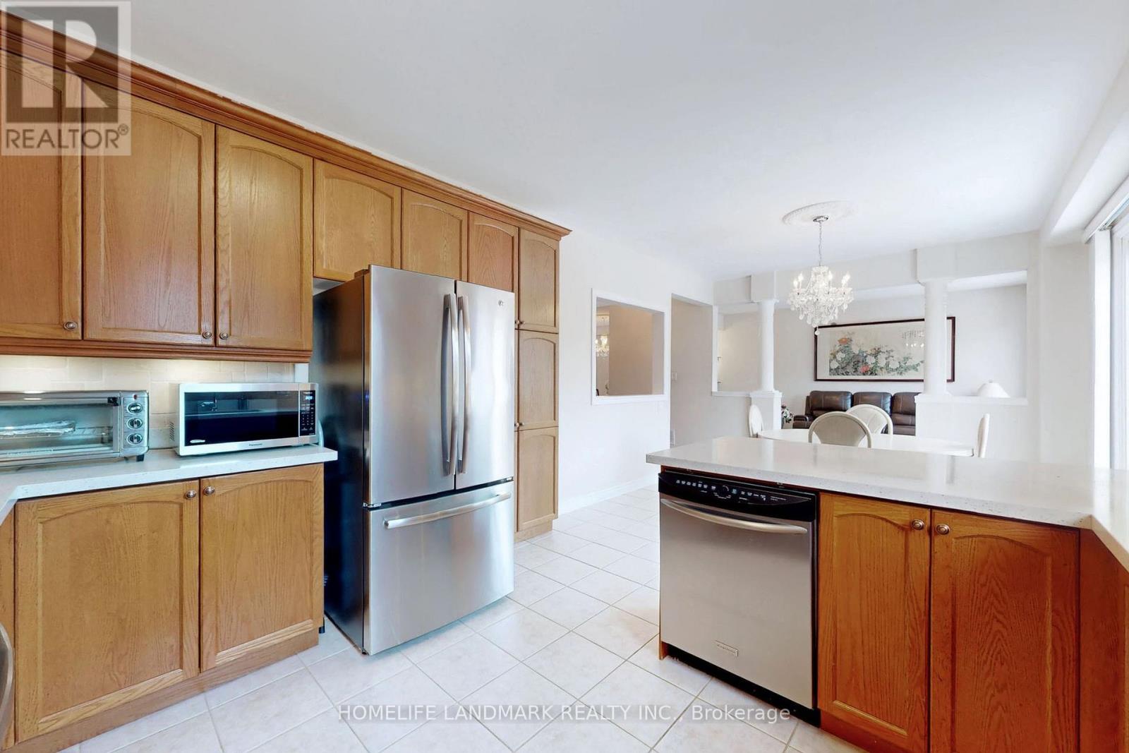 8 Grovewood Street, Richmond Hill, Ontario  L4E 4X1 - Photo 18 - N12902302