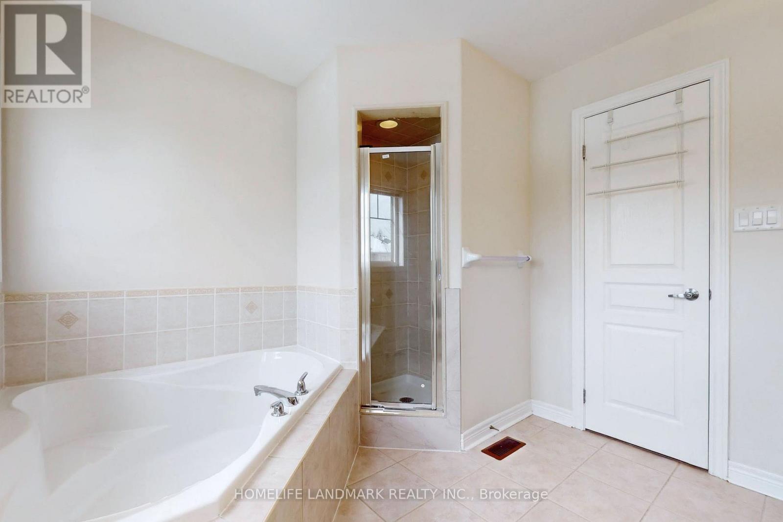 8 Grovewood Street, Richmond Hill, Ontario  L4E 4X1 - Photo 33 - N12902302