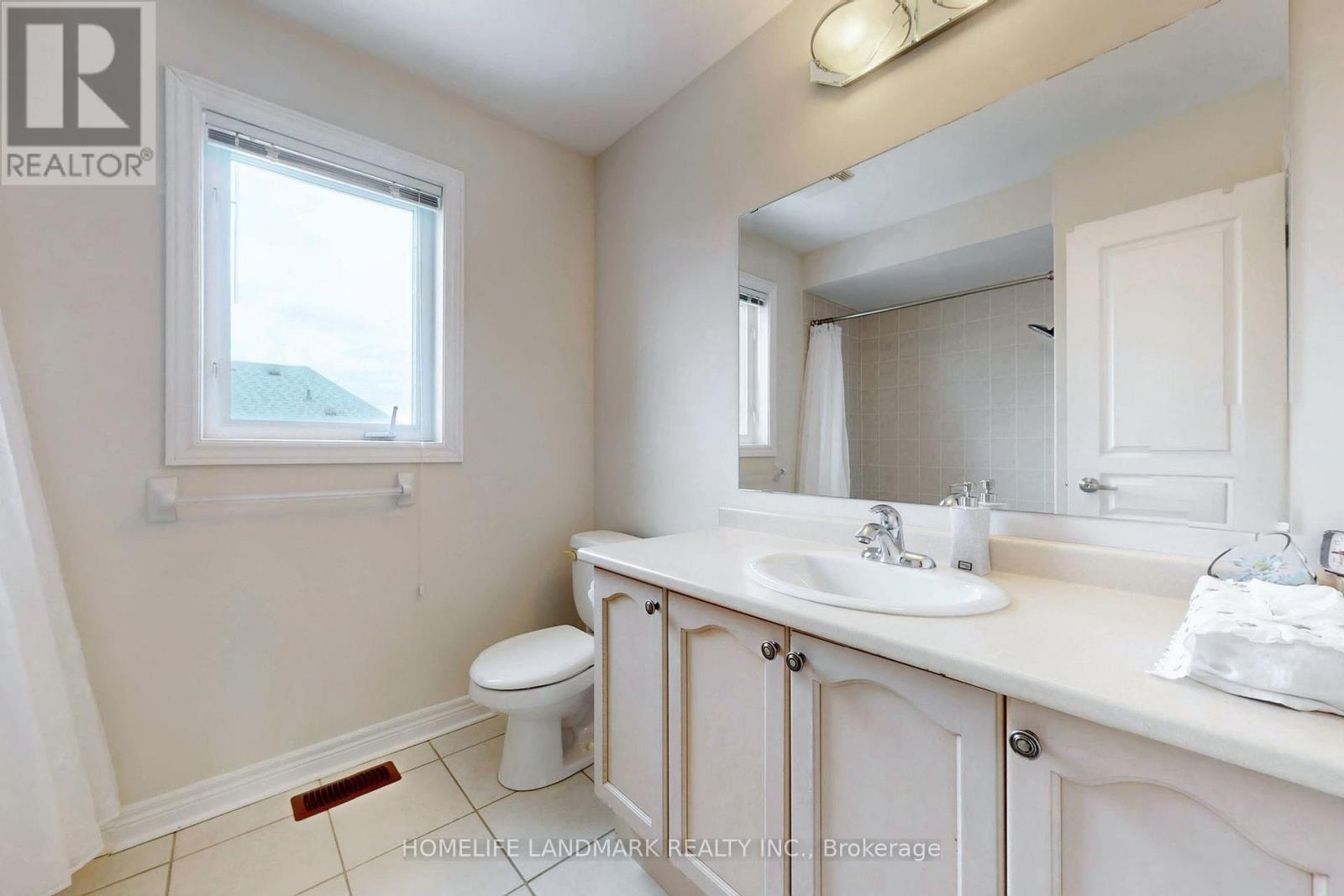 8 Grovewood Street, Richmond Hill, Ontario  L4E 4X1 - Photo 44 - N12902302