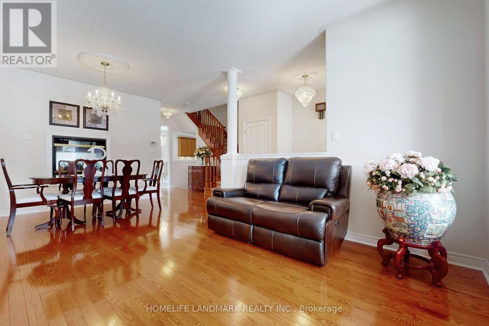 8 Grovewood Street, Richmond Hill, Ontario  L4E 4X1 - Photo 6 - N12902302