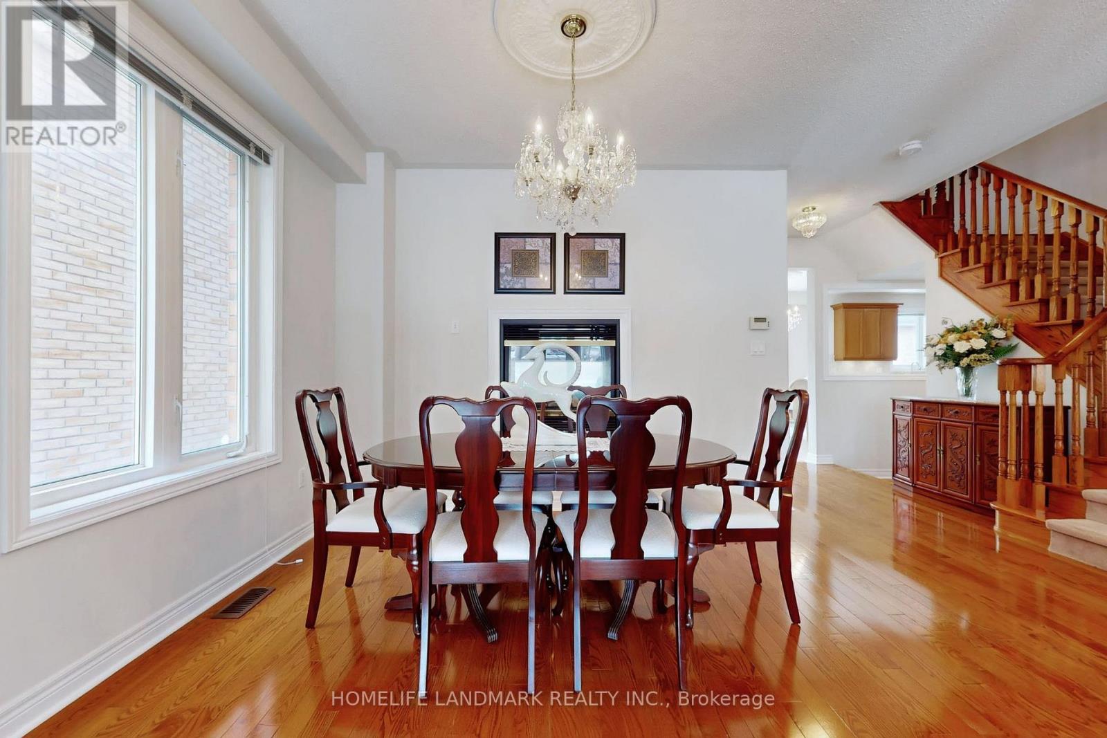 8 Grovewood Street, Richmond Hill, Ontario  L4E 4X1 - Photo 7 - N12902302