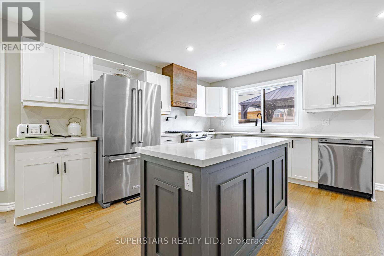 61 Barwick Drive, Barrie, Ontario  L4N 6Z5 - Photo 13 - S12902218