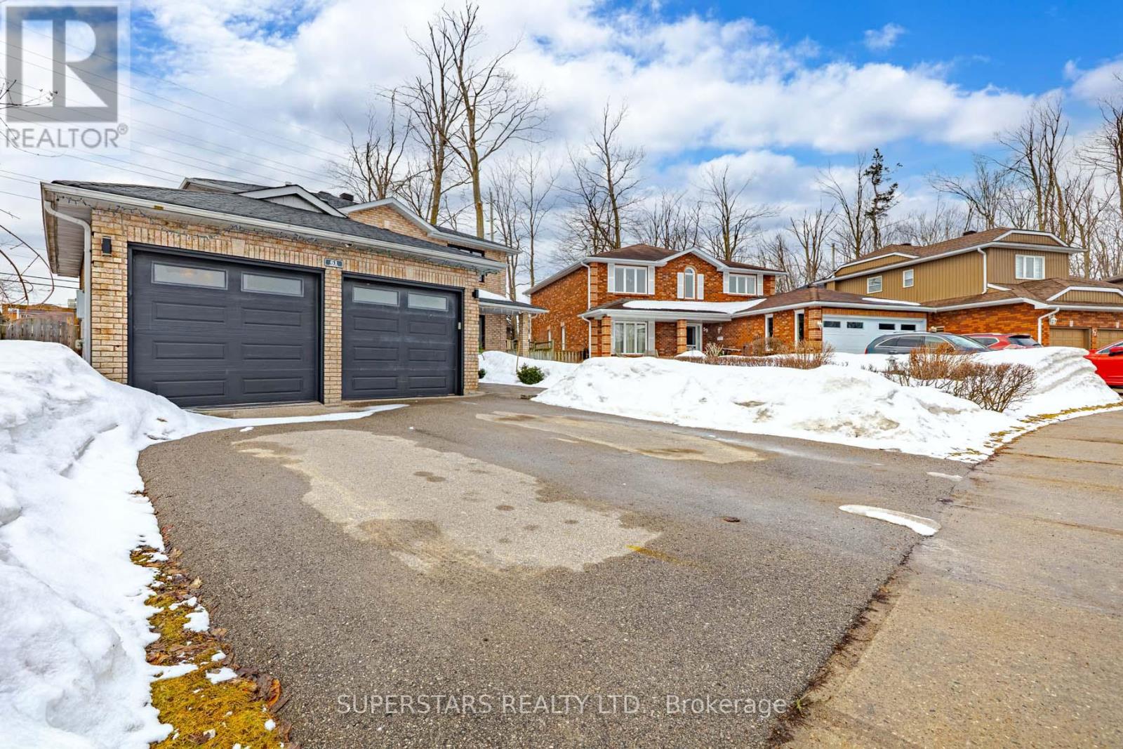 61 Barwick Drive, Barrie, Ontario  L4N 6Z5 - Photo 2 - S12902218