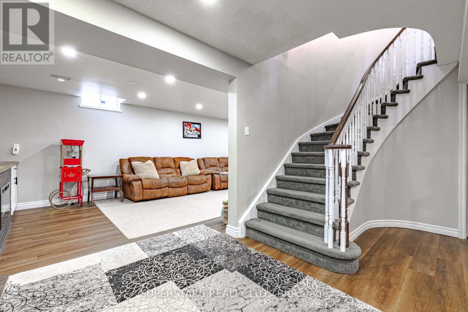 61 Barwick Drive, Barrie, Ontario  L4N 6Z5 - Photo 34 - S12902218