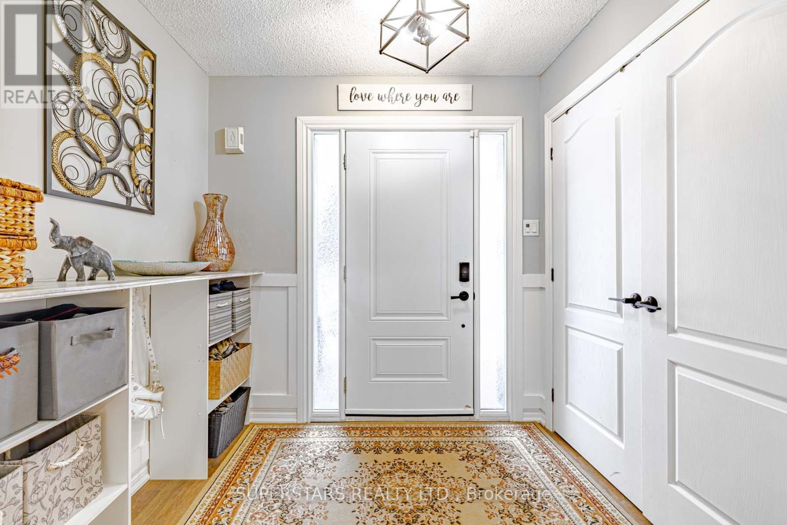 61 Barwick Drive, Barrie, Ontario  L4N 6Z5 - Photo 4 - S12902218