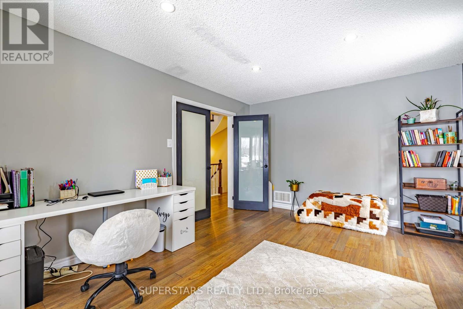 61 Barwick Drive, Barrie, Ontario  L4N 6Z5 - Photo 5 - S12902218