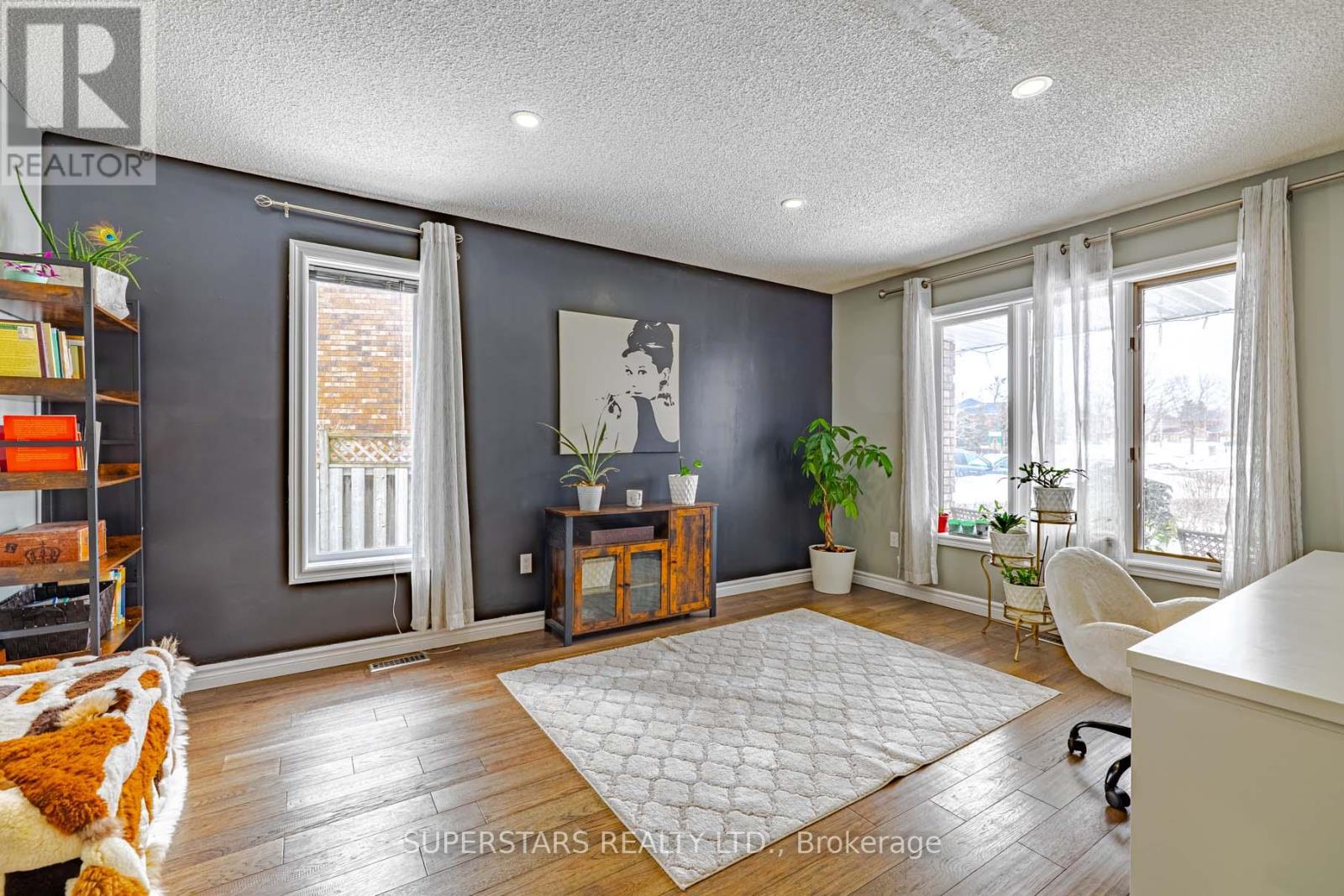 61 Barwick Drive, Barrie, Ontario  L4N 6Z5 - Photo 6 - S12902218