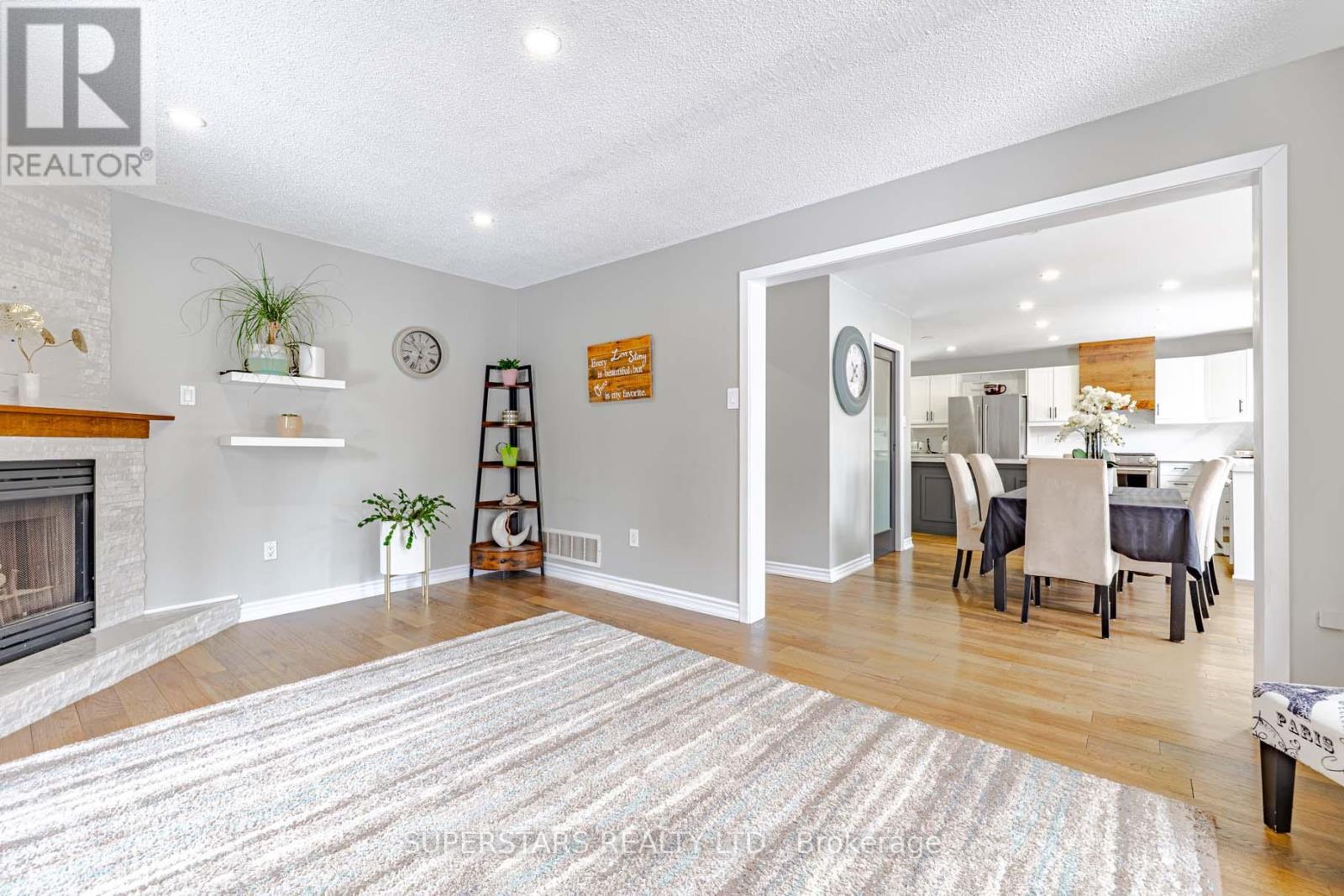 61 Barwick Drive, Barrie, Ontario  L4N 6Z5 - Photo 9 - S12902218