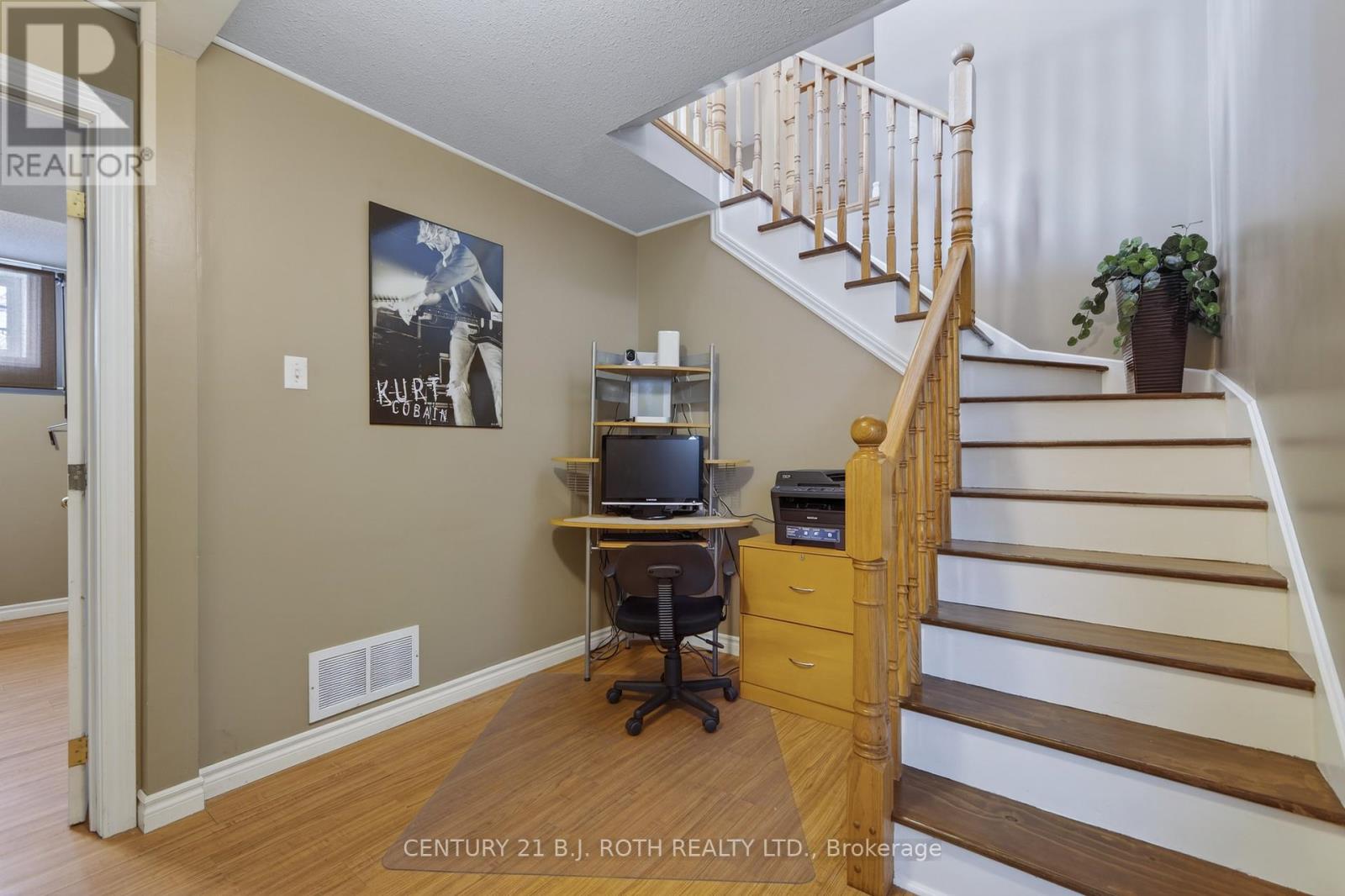 115 Lion's Gate Boulevard, Barrie (Little Lake), Ontario  L4M 7E5 - Photo 12 - S12902258