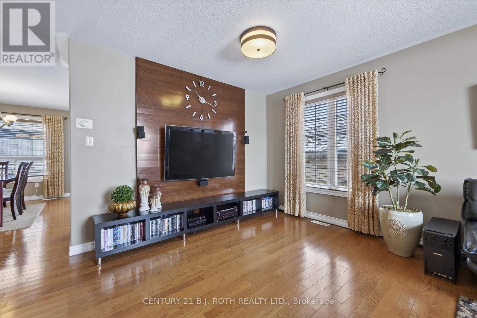 115 Lion's Gate Boulevard, Barrie (Little Lake), Ontario  L4M 7E5 - Photo 2 - S12902258