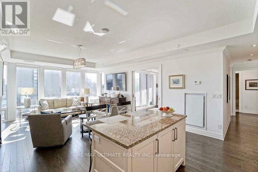 510 - 30 Old Mill Road, Toronto (Kingsway South), Ontario  M8X 0A5 - Photo 2 - W12902290