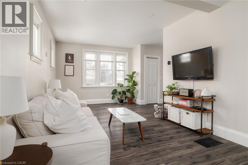 591 11th Avenue, Hanover, Ontario  N4N 2S5 - Photo 7 - 40811234