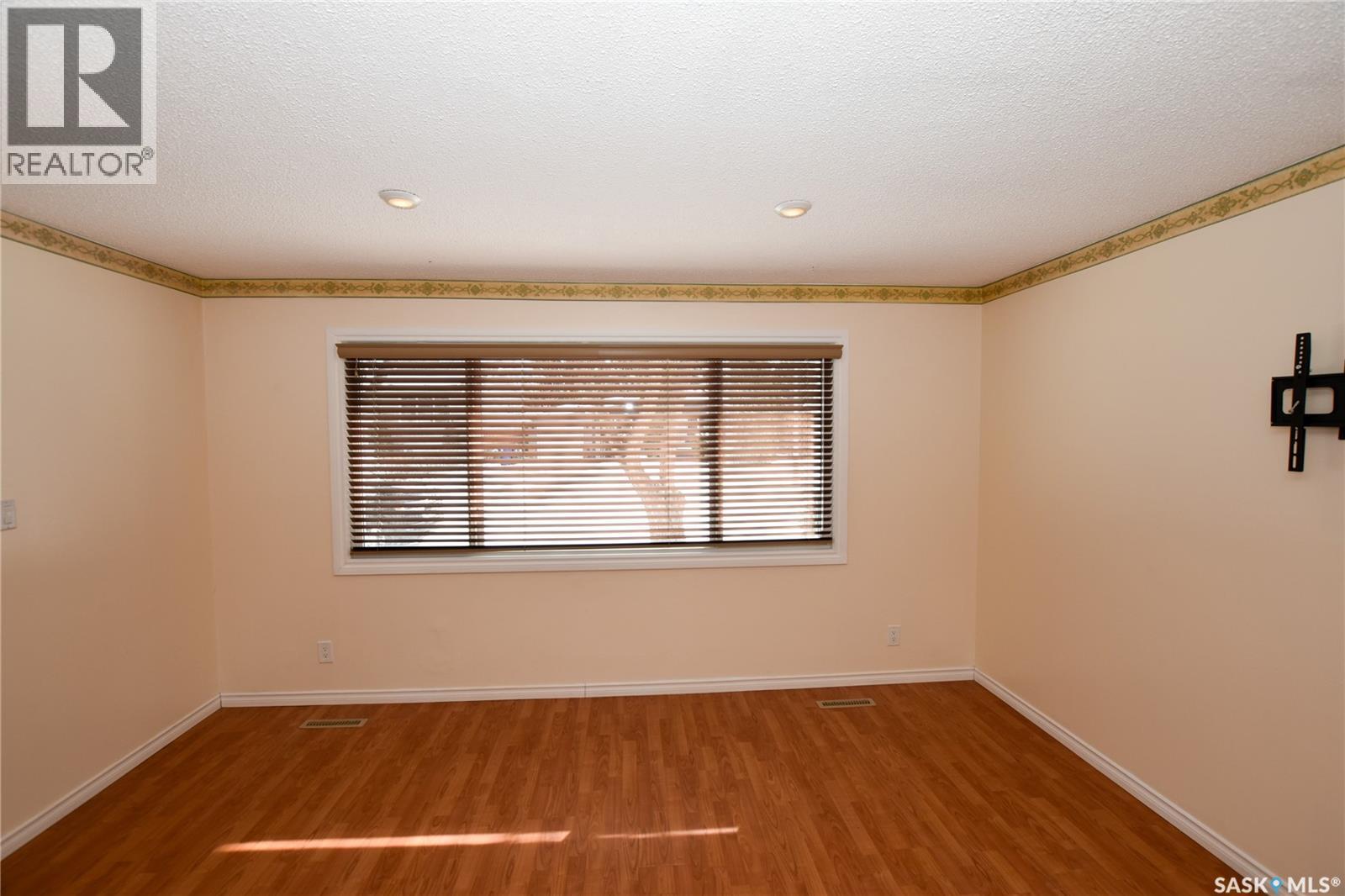 25 Mclellan Avenue, Saskatoon, Saskatchewan  S7H 3K7 - Photo 4 - SK030916