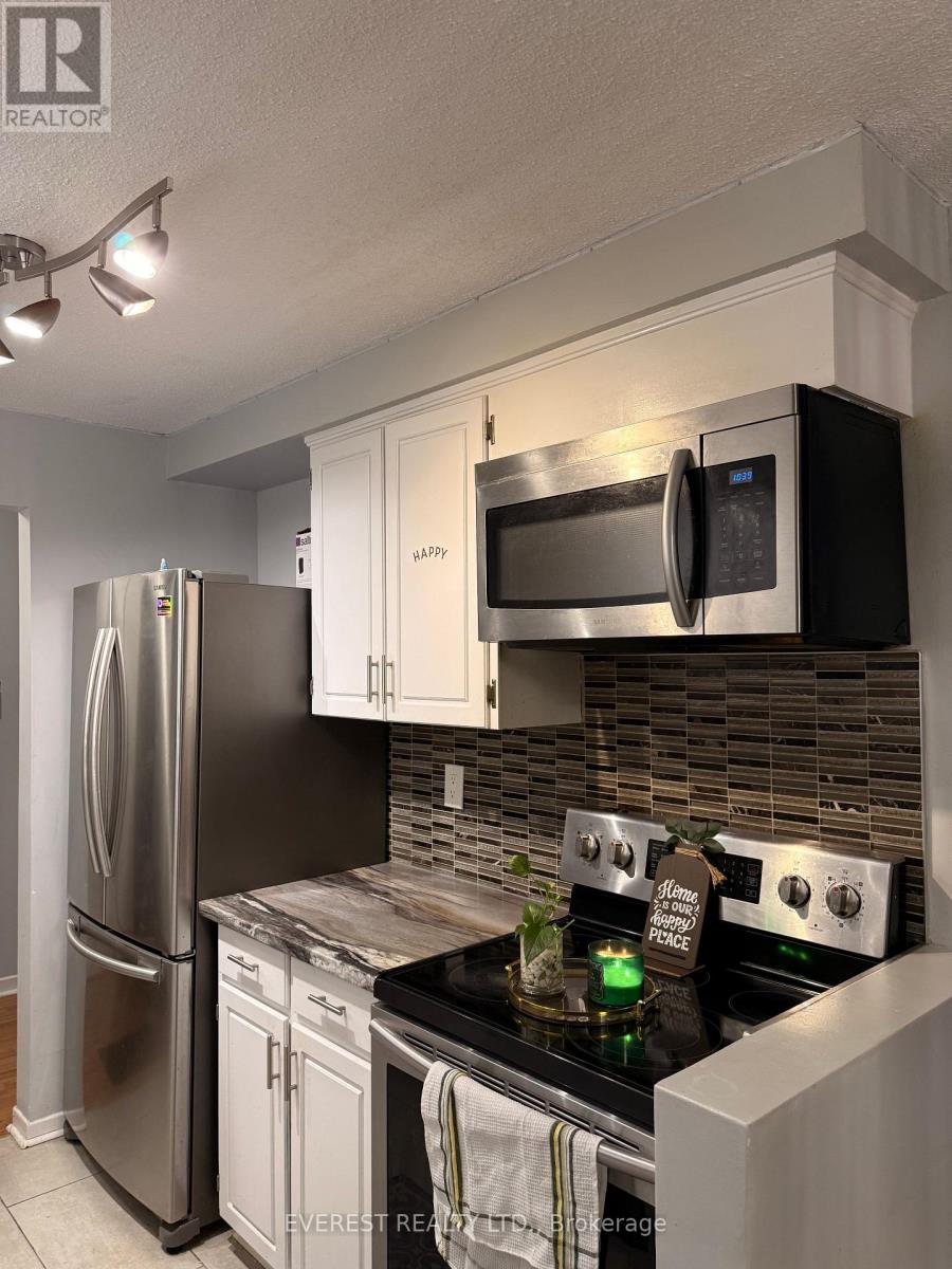 408 - 276 Oakdale Avenue, St. Catharines, Ontario L2P 3S5 - Photo 5 - X12886708