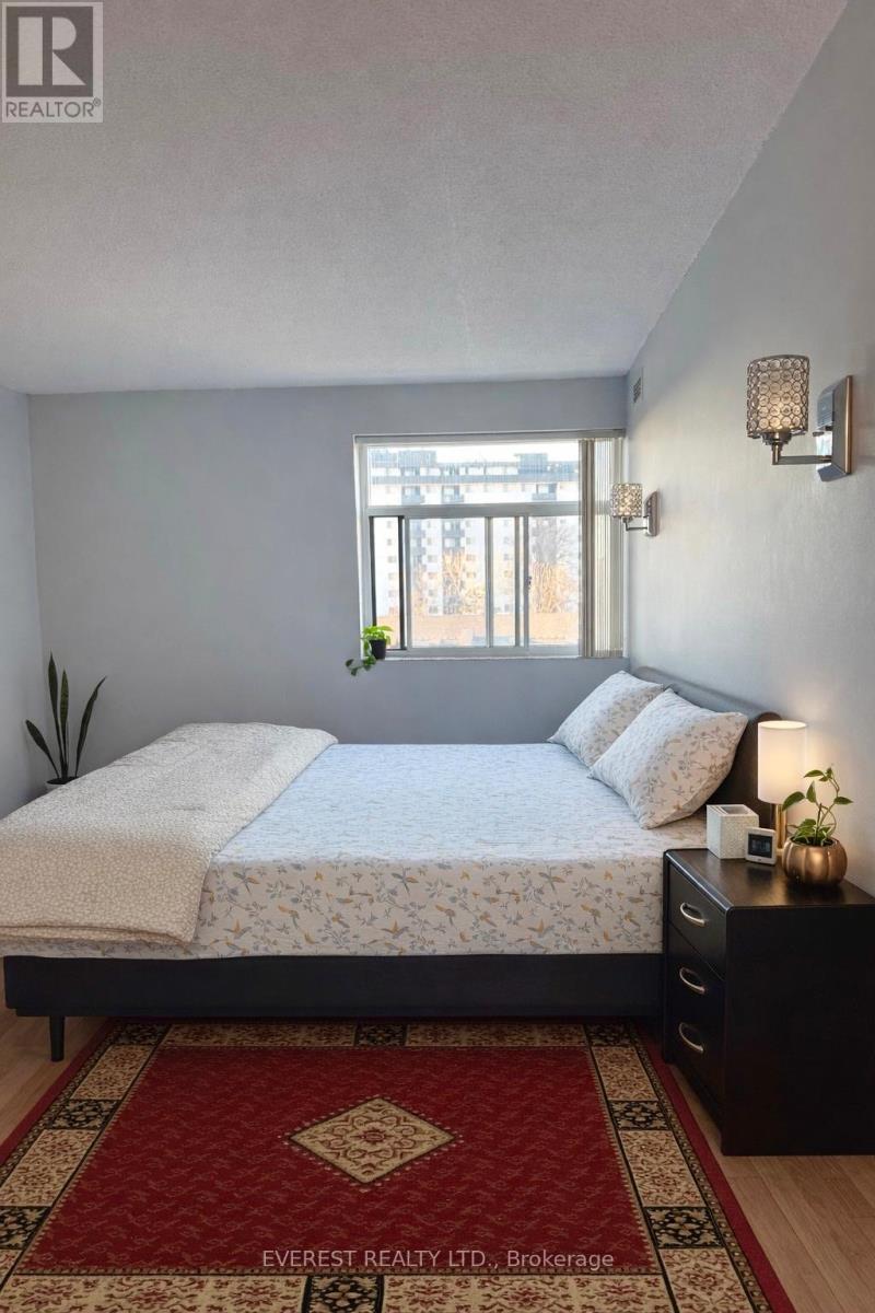 408 - 276 Oakdale Avenue, St. Catharines, Ontario L2P 3S5 - Photo 9 - X12886708