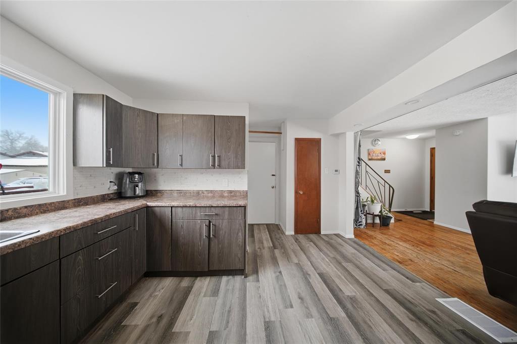 30 Drake Boulevard, Winnipeg, Manitoba  R2J 1J4 - Photo 10 - 202605107