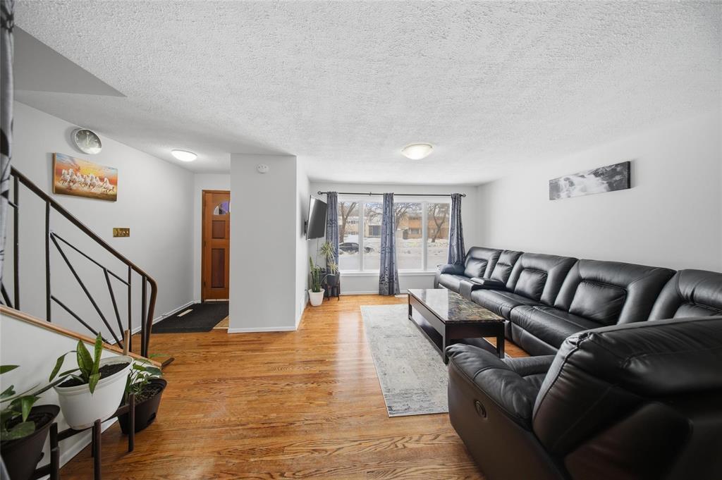 30 Drake Boulevard, Winnipeg, Manitoba  R2J 1J4 - Photo 6 - 202605107