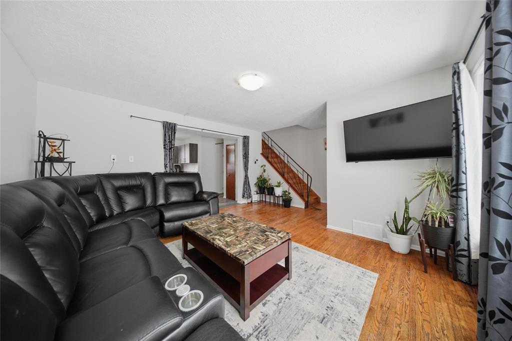 30 Drake Boulevard, Winnipeg, Manitoba  R2J 1J4 - Photo 7 - 202605107