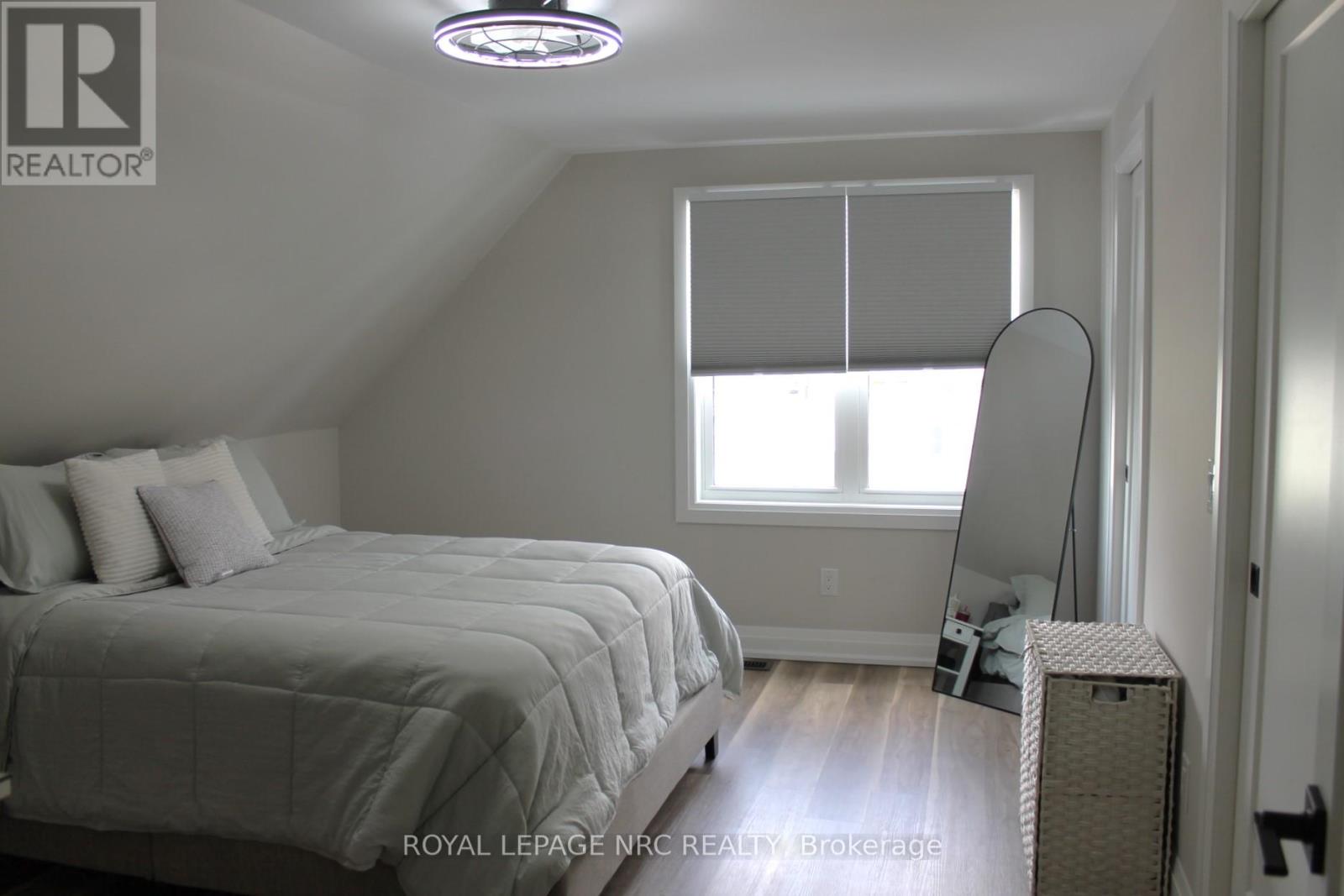 19 Cambridge Road E, Fort Erie, Ontario  L0S 1B0 - Photo 12 - X12902318