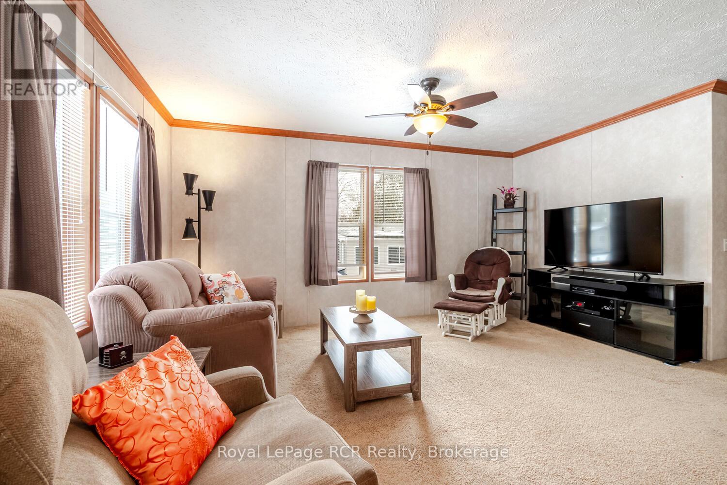 37 Sussex Square, Georgian Bluffs, Ontario  N4K 5N5 - Photo 13 - X12902324