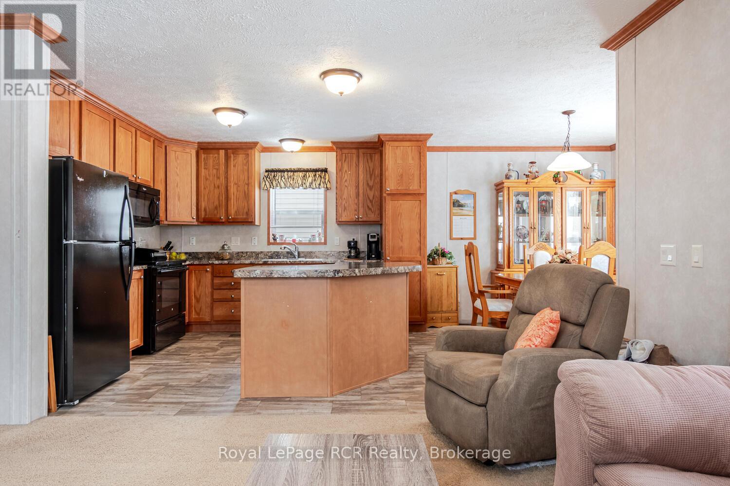 37 Sussex Square, Georgian Bluffs, Ontario  N4K 5N5 - Photo 17 - X12902324