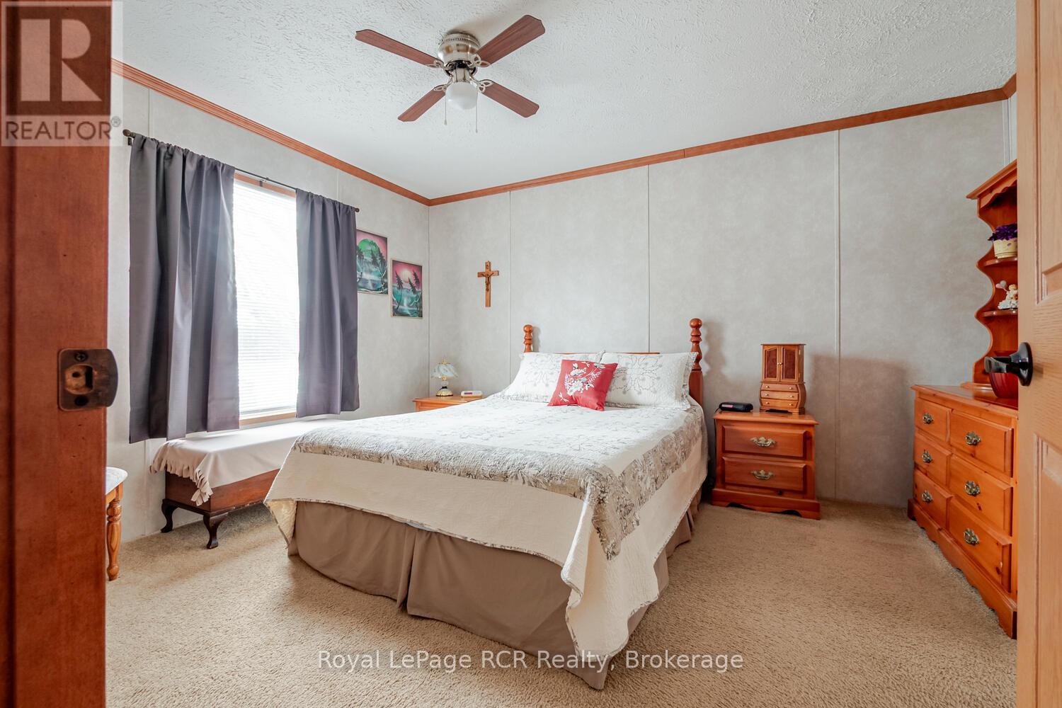 37 Sussex Square, Georgian Bluffs, Ontario  N4K 5N5 - Photo 22 - X12902324