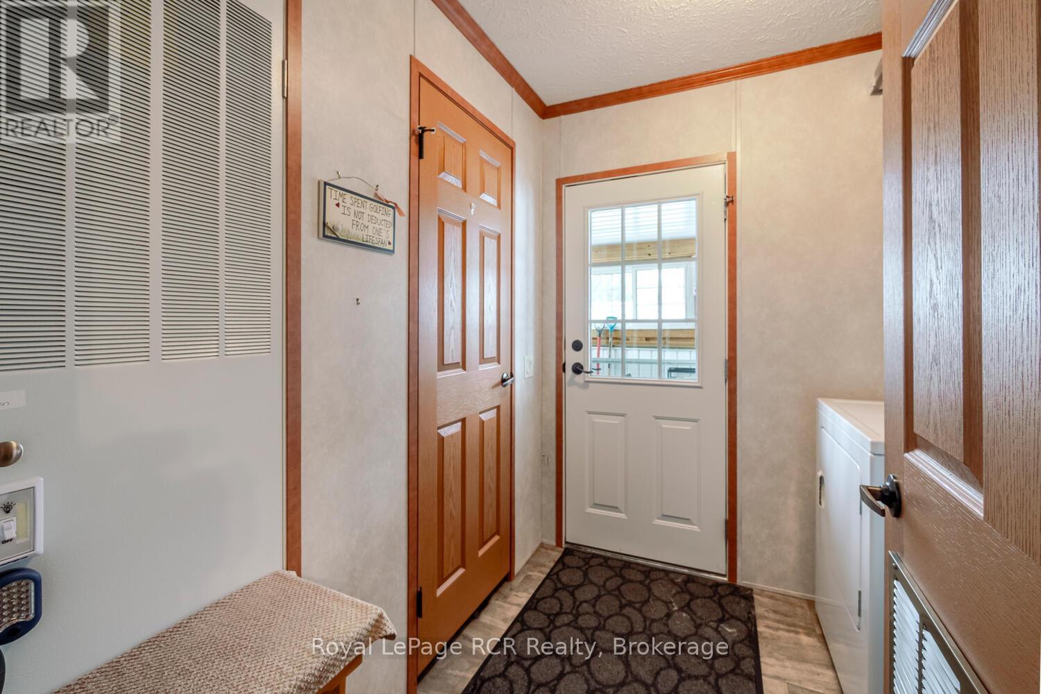 37 Sussex Square, Georgian Bluffs, Ontario  N4K 5N5 - Photo 26 - X12902324