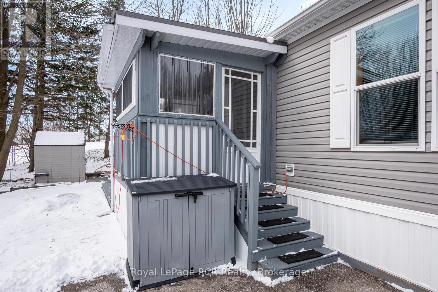 37 Sussex Square, Georgian Bluffs, Ontario  N4K 5N5 - Photo 27 - X12902324