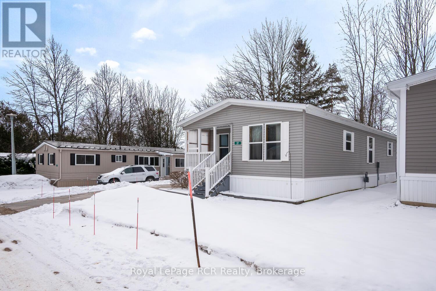 37 Sussex Square, Georgian Bluffs, Ontario  N4K 5N5 - Photo 35 - X12902324