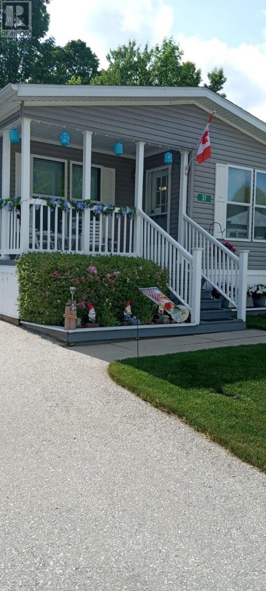 37 Sussex Square, Georgian Bluffs, Ontario  N4K 5N5 - Photo 36 - X12902324