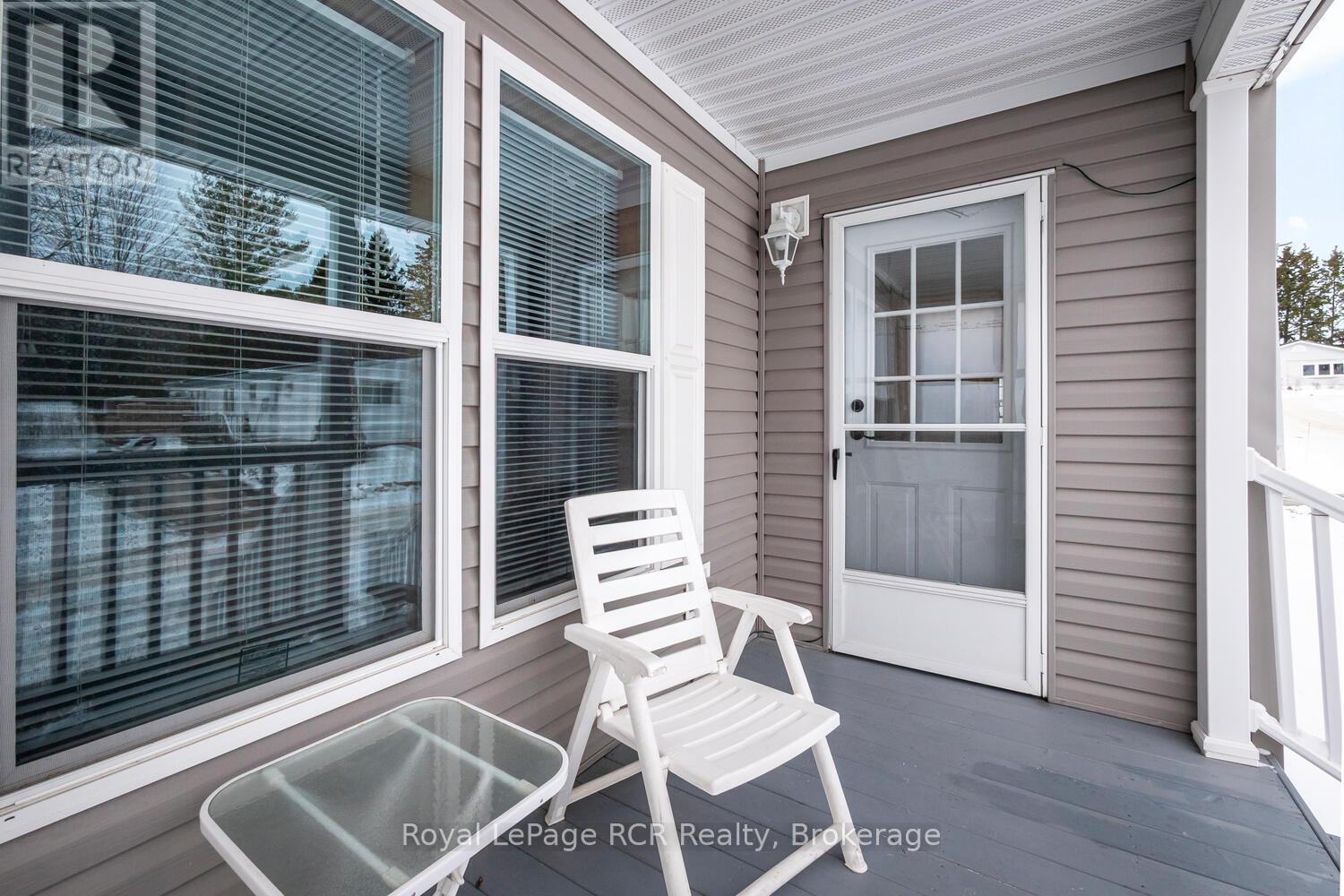 37 Sussex Square, Georgian Bluffs, Ontario  N4K 5N5 - Photo 5 - X12902324