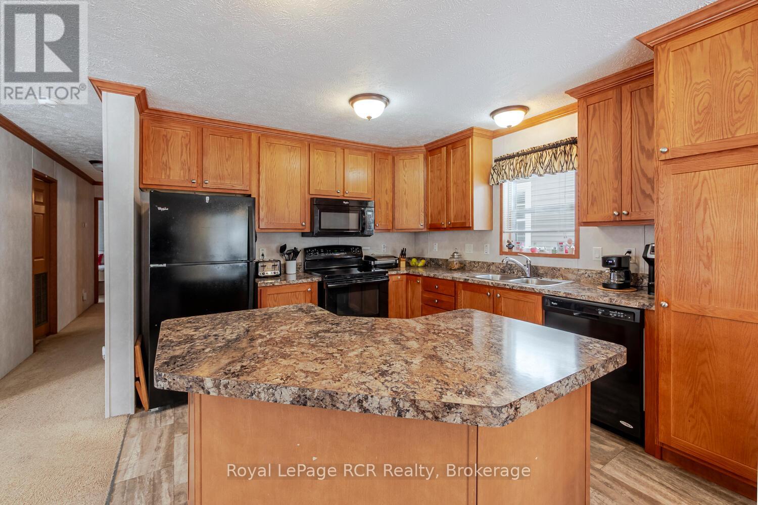 37 Sussex Square, Georgian Bluffs, Ontario  N4K 5N5 - Photo 7 - X12902324