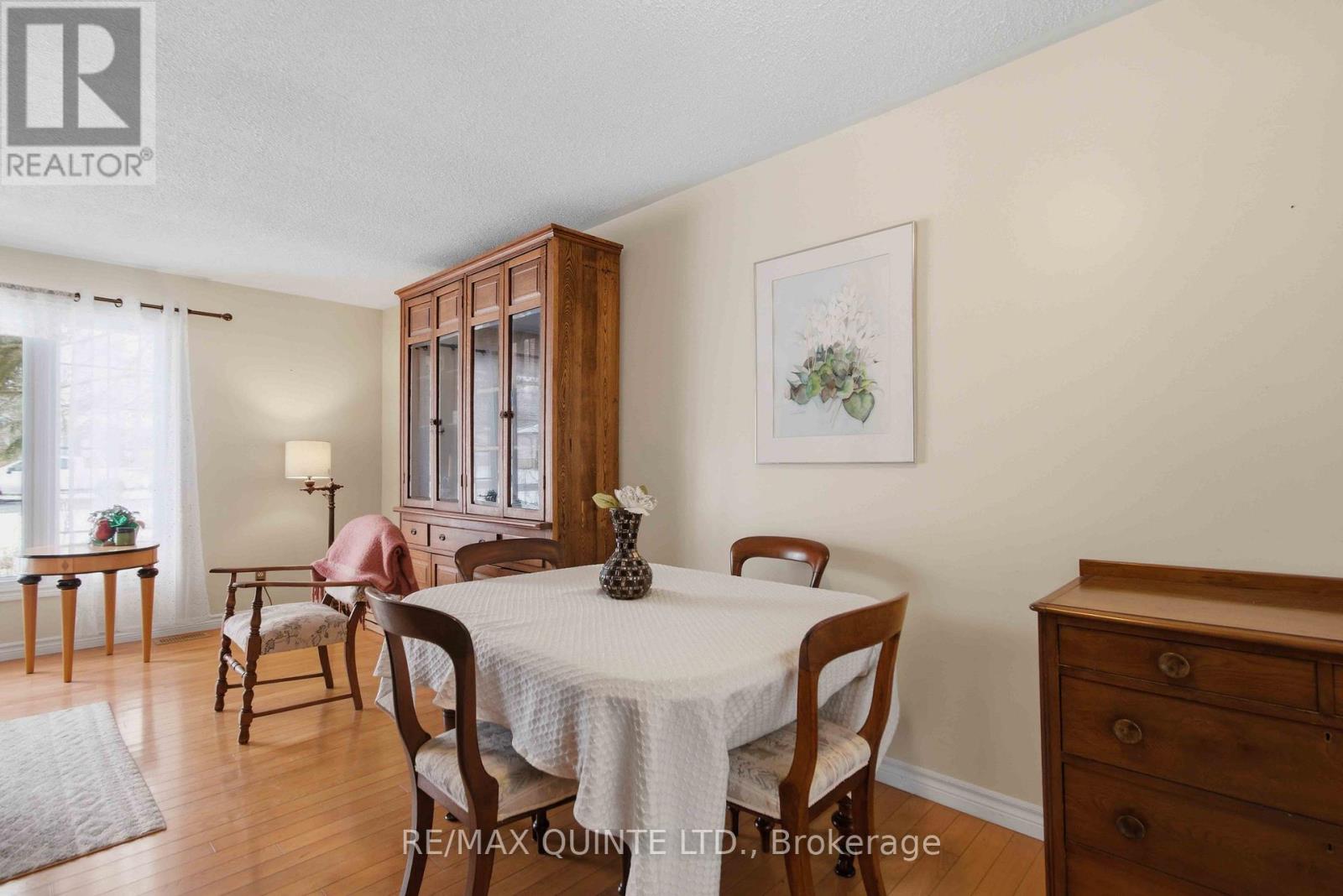 527 Montrose Road, Quinte West, Ontario  K8R 1B2 - Photo 14 - X12902326