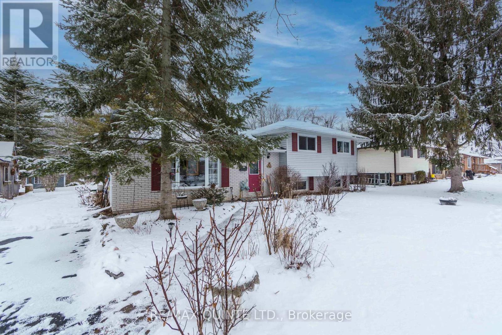 527 Montrose Road, Quinte West, Ontario  K8R 1B2 - Photo 2 - X12902326