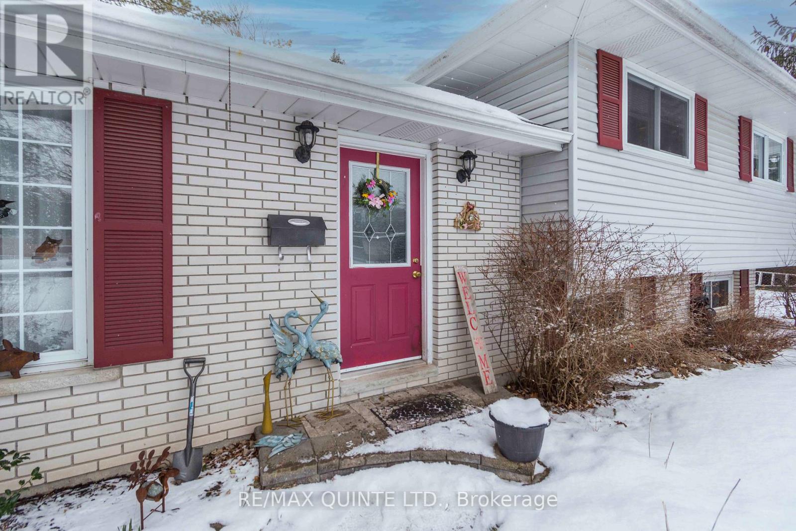 527 Montrose Road, Quinte West, Ontario  K8R 1B2 - Photo 3 - X12902326