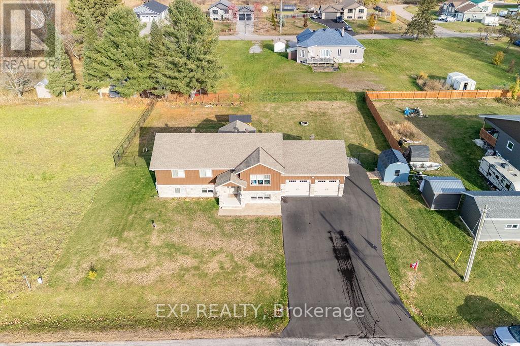 20 Riverdale Street, Whitewater Region, Ontario  K0J 2L0 - Photo 14 - X12902334