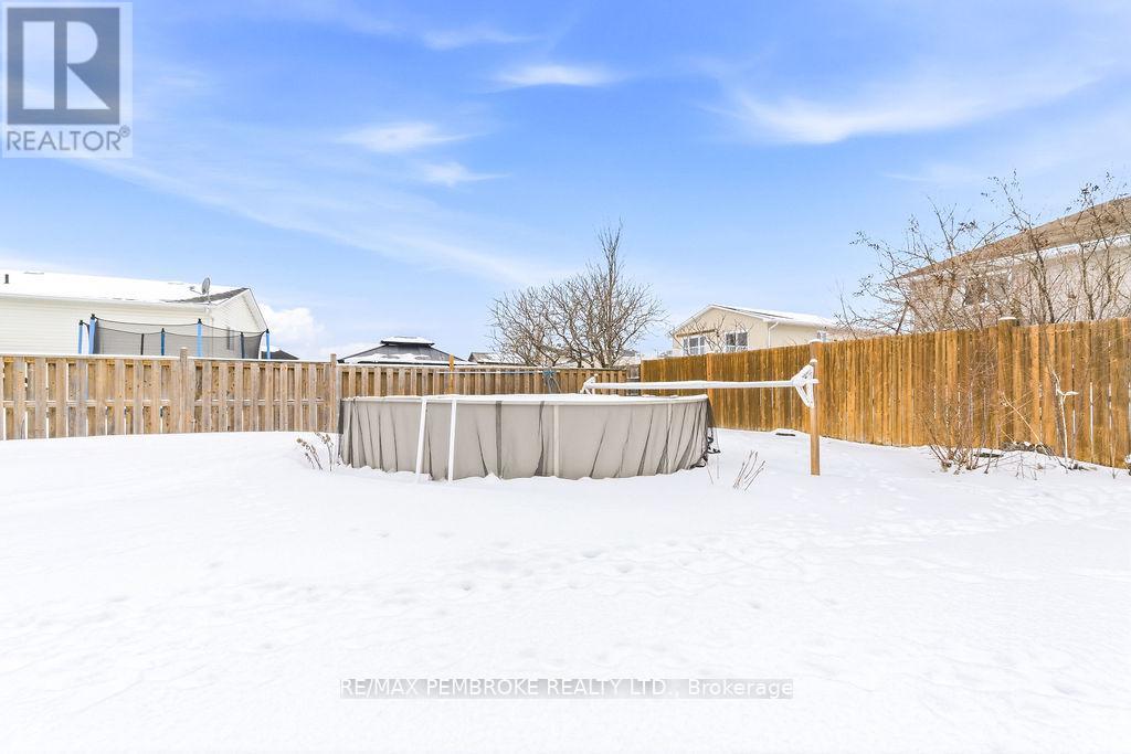 17 Greenvale Crescent, Petawawa, Ontario  K8H 3S2 - Photo 29 - X12902336