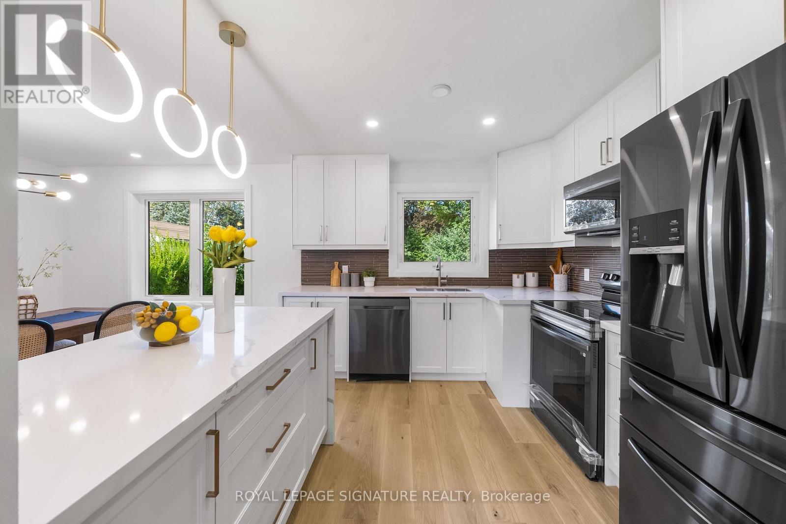 Main - 247 Kathryn Crescent, Newmarket (Central Newmarket), Ontario  L3Y 1L9 - Photo 10 - N12902308